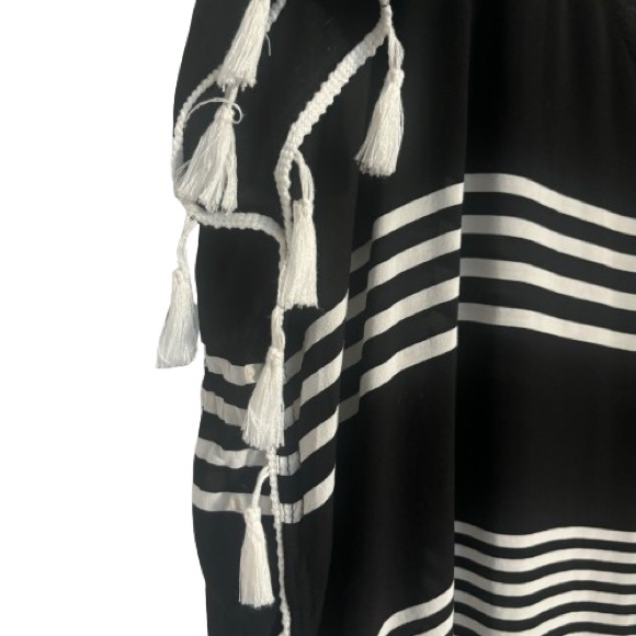 Chelsea & Theodore Black White Stripe Tassel Beach Coverup Size L EUC - Picture 4 of 7